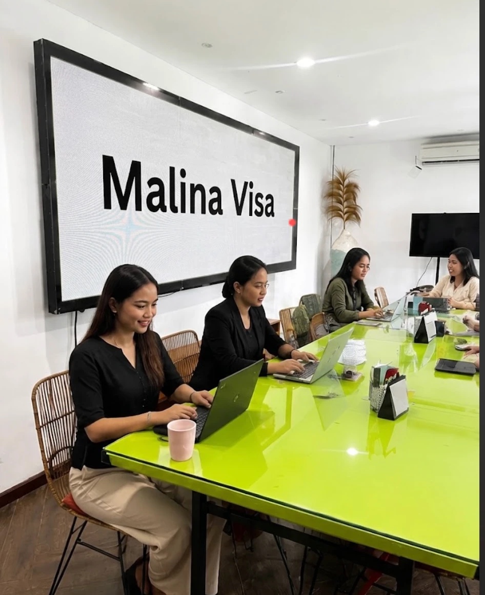 The Malina Visa team at work in the Jimbaran office
